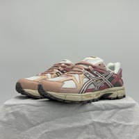 حذاء asics khan 8