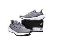 حذاء Adidas UltraBoost 22