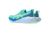 حذاء ASICS Novablast 4
