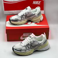 حذاء Nike V2K Run