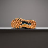 حذاء New Balance Hierro V9