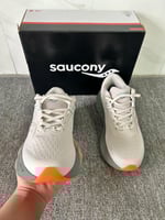 حذاء Saucony Triumph 22