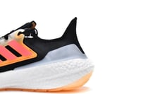 حذاء Adidas UltraBoost 22