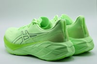حذاء ASICS Novablast 4