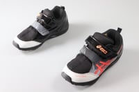 حذاء أطفال asics