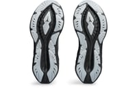 حذاء ASICS Novablast 4