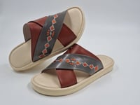 نعال شرقي مطرز