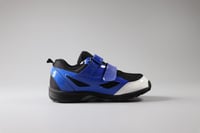 حذاء أطفال asics