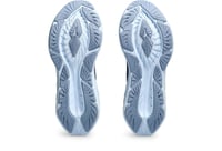 حذاء ASICS Novablast 4