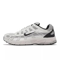 حذاء Nike V2K Run