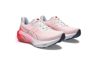 حذاء ASICS Novablast 4