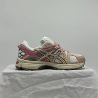 حذاء asics khan 8