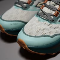 حذاء New Balance Hierro V9