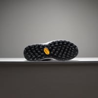 حذاء New Balance Hierro V8