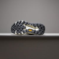 حذاء New Balance Hierro V9