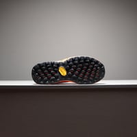 حذاء New Balance Hierro V8