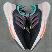 حذاء Adidas UltraBoost 22