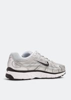 حذاء Nike V2K Run