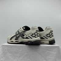 حذاء asics khan 8