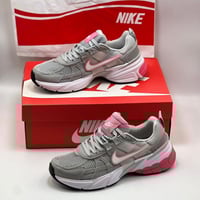 حذاء Nike V2K Run