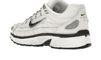 حذاء Nike p 6000