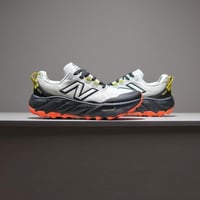 حذاء New Balance Hierro V9