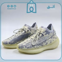 حذاء ييزي 380