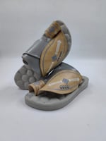 حذاء شرقي مطرز