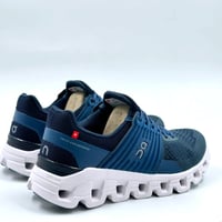 حذاء On Running cloud