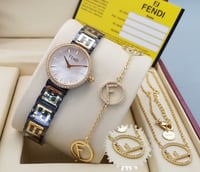 ساعة فندي FENDI نسائي
