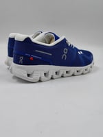 حذاء On Running clouds