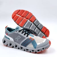 حذاء On Running cloud