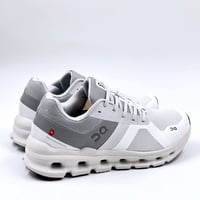 حذاء On Running cloud