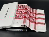 شماغ جيفنشي كلاسيكي اصدار 2021