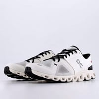 حذاء On Running cloud