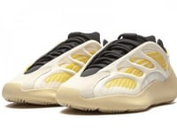 حذاء كاجوال 700