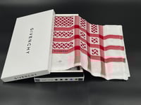 شماغ جيفنشي كلاسيكي اصدار 2021