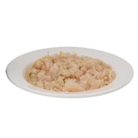 لقمه طعام رطب بالدجاج في الجيلي للقطط الصغيرة والب...