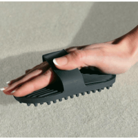 فرشاة مطاطية بمقبض قابل للتعديل لتنظيف الشعر من ال...