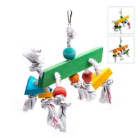 لعبة خشبية مع كرات وحبال للطيور والببغاء - الوان م...