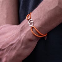 اسورة خيط حرف (إ)