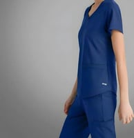 بلوزة سكراب من قريز اناتومي ايفولف رايثيم لون اسود...