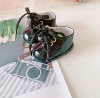 ميدالية لابوبو | Labubu مع طقم سكراب كحلي ولابكوت...