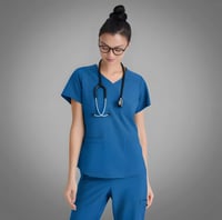 بلوزة سكراب من قريز اناتومي ايفولف رايثيم لون زيتي...