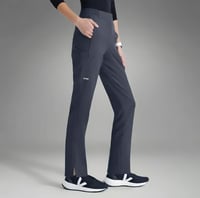 بنطلون من قريز اناتومي ايفولف رايثيم لون زيتي fern