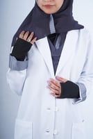 لابكوت رويال نسائي مع أكمام بتصميم فريد مع حجاب بن...