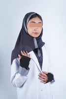 لابكوت رويال نسائي مع أكمام بتصميم فريد مع حجاب بن...