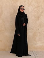 عباية black كريب اسود مع تطريز مخمل