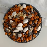 50 كيس توزيعات ( فول سوداني ، مكسرات تسالي)