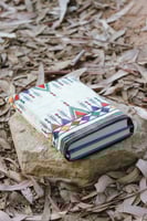 شنطة كُتب سجاد القط العسيري